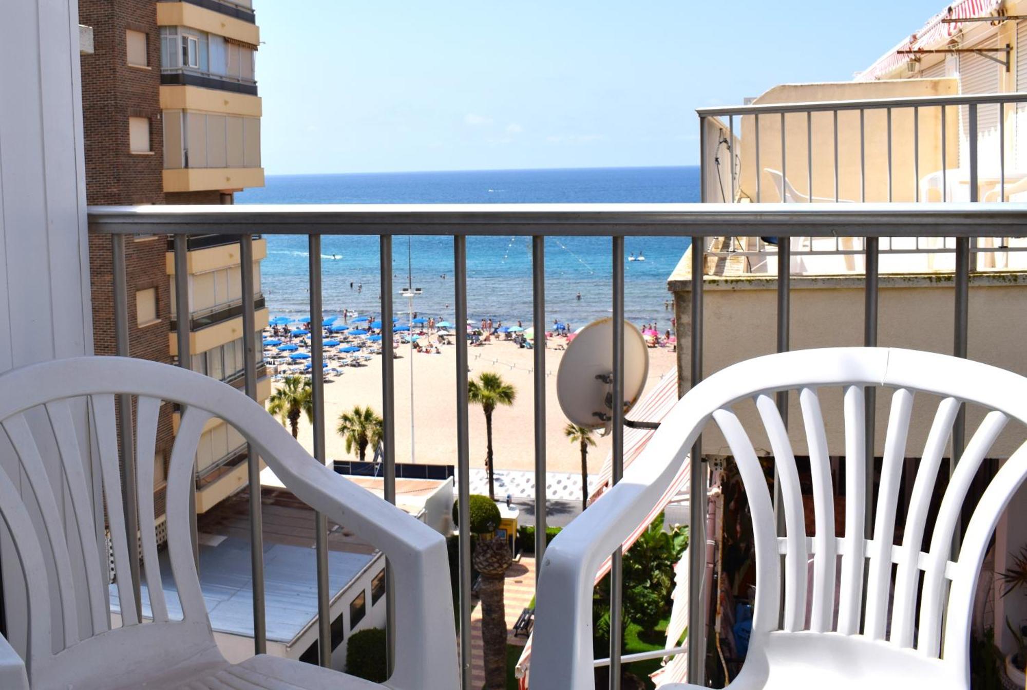 Pato Levante Beach Benidorm Eksteriør billede